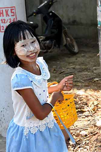 smiling girl-AsiaPhotoStock