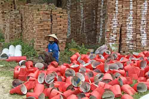 red hats-AsiaPhotoStock