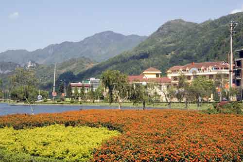 sapa lake-AsiaPhotoStock