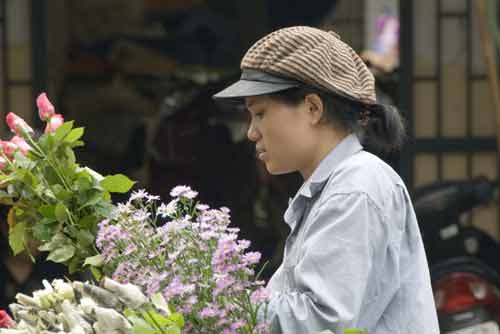 flower sales lady-AsiaPhotoStock