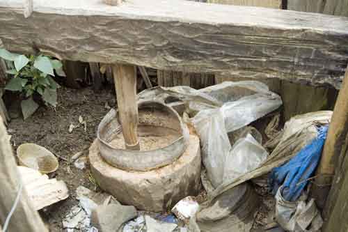 rice pounding-AsiaPhotoStock