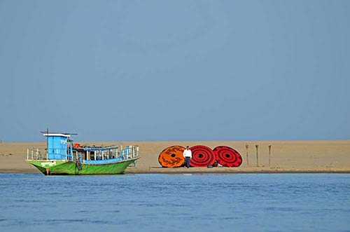 approaching bagan-AsiaPhotoStock