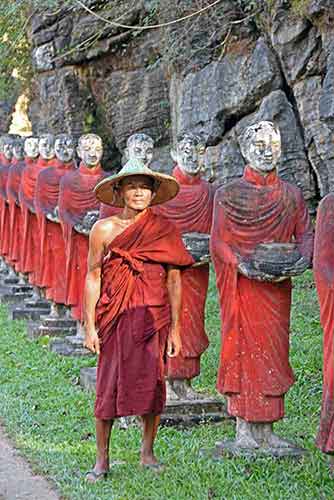 monk and monk statues-AsiaPhotoStock