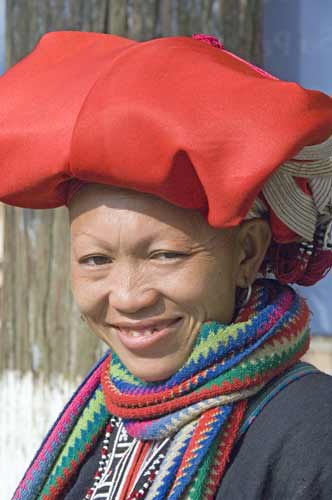 red dzao sapa lady-AsiaPhotoStock