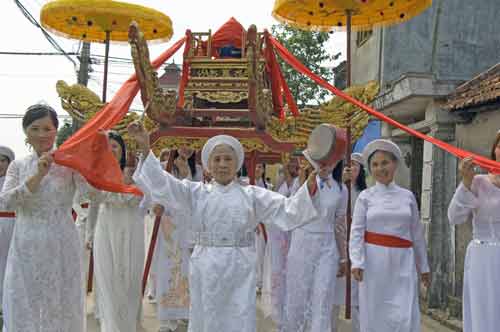 procession in white-AsiaPhotoStock