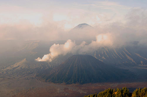 above bromo-AsiaPhotoStock