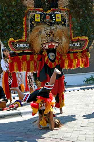acrobatics-AsiaPhotoStock