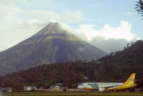 legaspi airport-AsiaPhotoStock