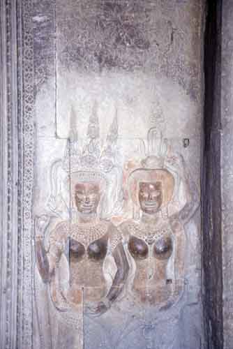 angkor ladies-AsiaPhotoStock