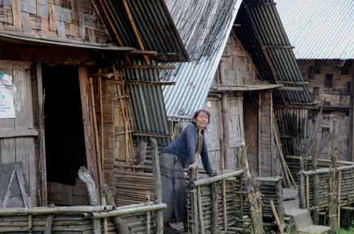 apatani housing-AsiaPhotoStock