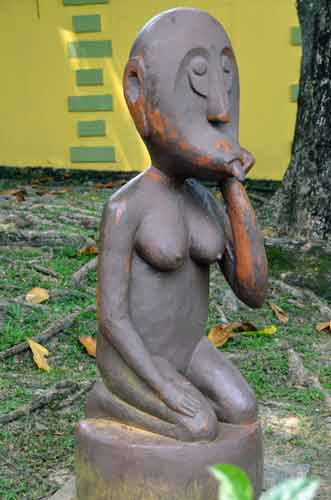 statue sarawak museum-AsiaPhotoStock
