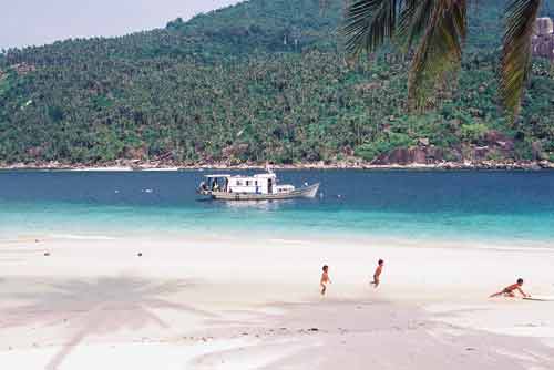 the beach at aur-AsiaPhotoStock