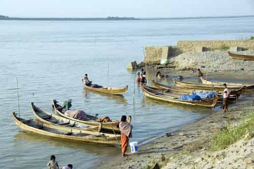 bagan river-AsiaPhotoStock