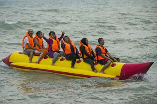 banana boat-AsiaPhotoStock