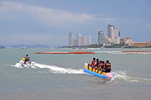 banana_boat-AsiaPhotoStock