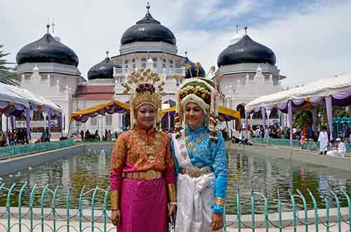 banda aceh mosque-AsiaPhotoStock