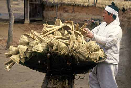 basket seller-AsiaPhotoStock