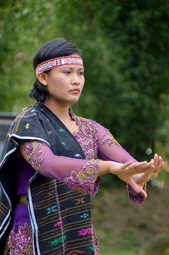 batak dance-AsiaPhotoStock