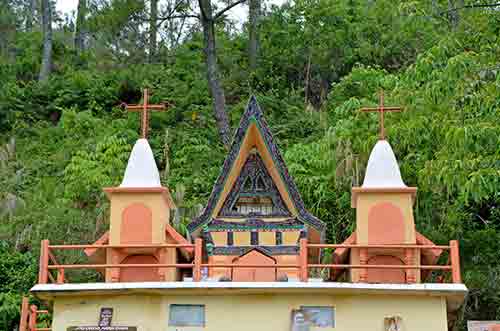 batak tombs-AsiaPhotoStock