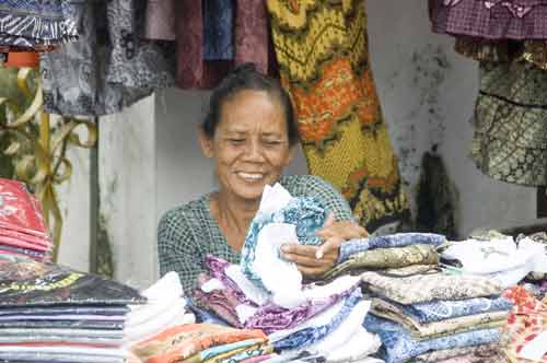 batik seller-AsiaPhotoStock