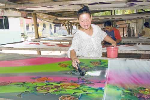 batik painter-AsiaPhotoStock