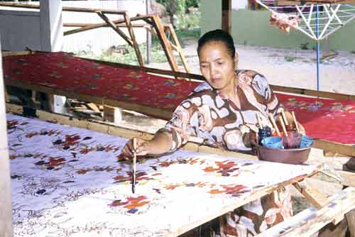 batik artist-AsiaPhotoStock