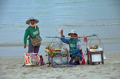 beach traders-AsiaPhotoStock