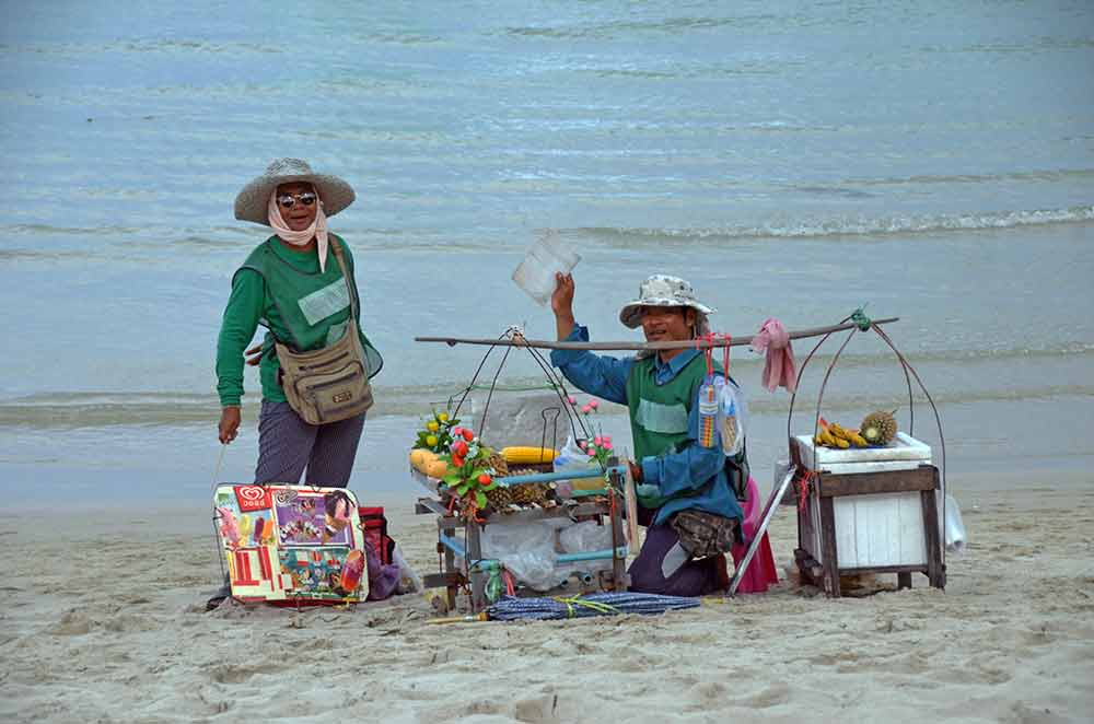 beach traders-AsiaPhotoStock