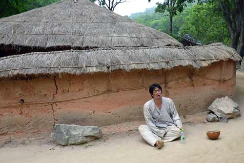 beggar acting-AsiaPhotoStock