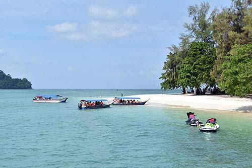 beras basah-AsiaPhotoStock