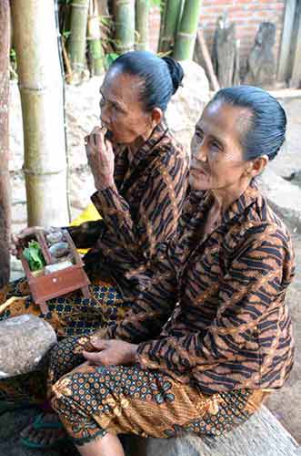 betel chewing-AsiaPhotoStock