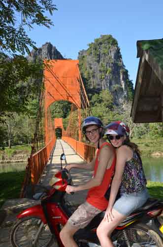 bike bridge-AsiaPhotoStock