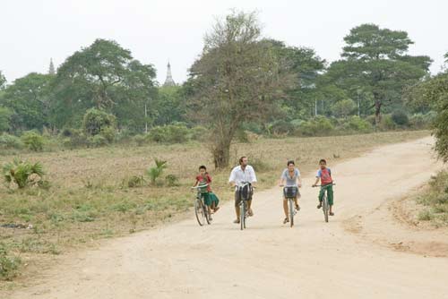 bike tour-AsiaPhotoStock