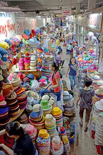 binh tay hats-AsiaPhotoStock