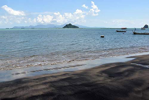 black beach-AsiaPhotoStock