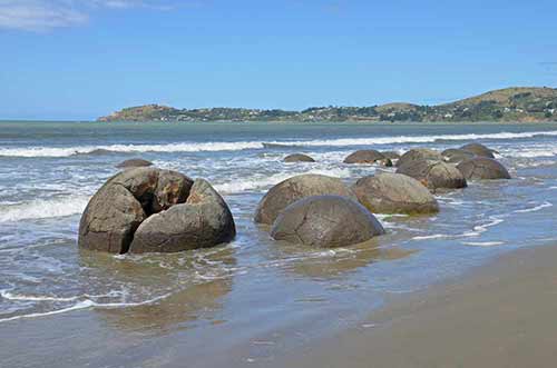 moeraki blocks boulders-AsiaPhotoStock