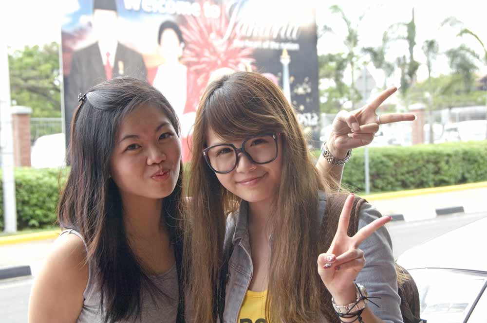bloggers at jakarta airport