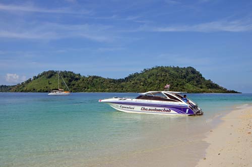 boat khai-AsiaPhotoStock