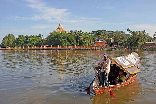 boat kuching-AsiaPhotoStock