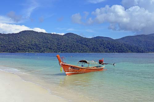 boating-AsiaPhotoStock