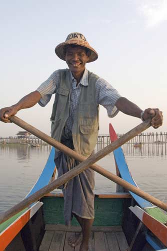 boatman-AsiaPhotoStock