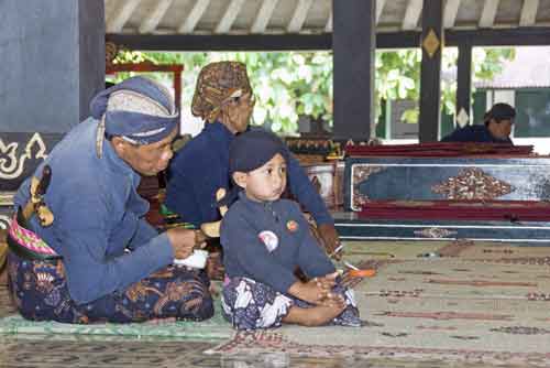 boy at sultan palace-AsiaPhotoStock