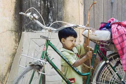 boy bike-AsiaPhotoStock