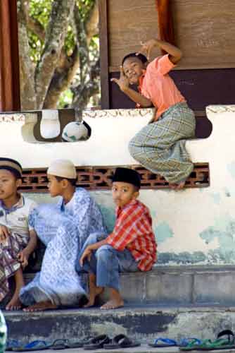 boys at mosque-AsiaPhotoStock