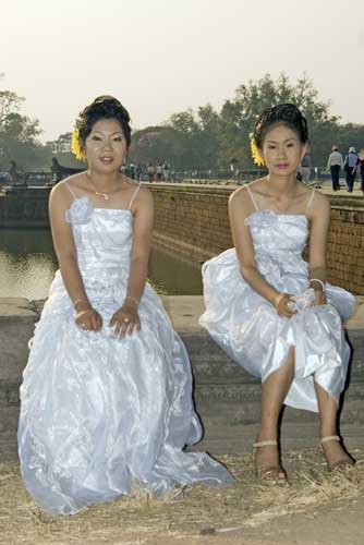 bridesmaids-AsiaPhotoStock