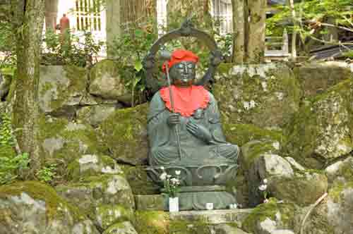 buddha at eiheiji temple-AsiaPhotoStock