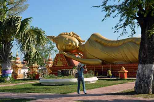 buddha reclines-AsiaPhotoStock