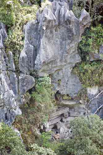 burial cave-AsiaPhotoStock