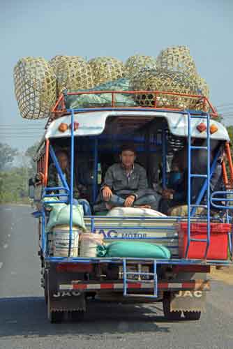 bus loaded up-AsiaPhotoStock