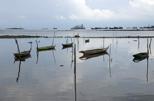 calm water-AsiaPhotoStock